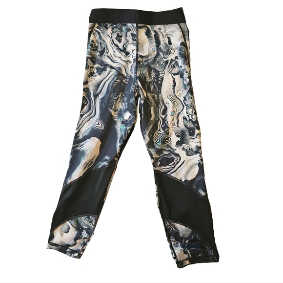 SOLD OUT 🩷 NIKE PRO Dri Fit Marbled Cropped Leggings - Picture 8 of 8